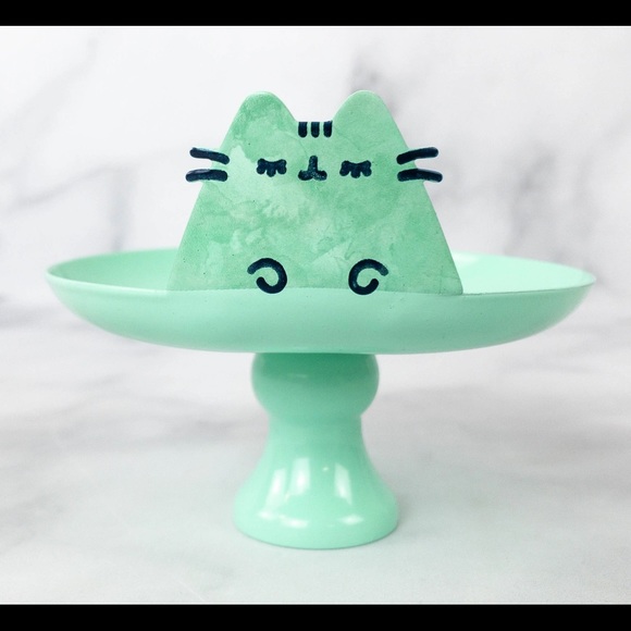 Metal Candle Holder - from Pusheen Box 2021 - 3 PUSHEEN ITEMS FOR $20 - Picture 6 of 7